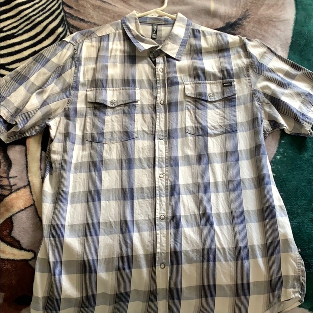 RVCA S/S button-up in XL